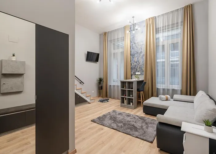 Petite Elegance Budapesta