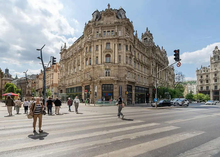 Petite Elegance * Budapesta