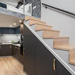 Petite Elegance